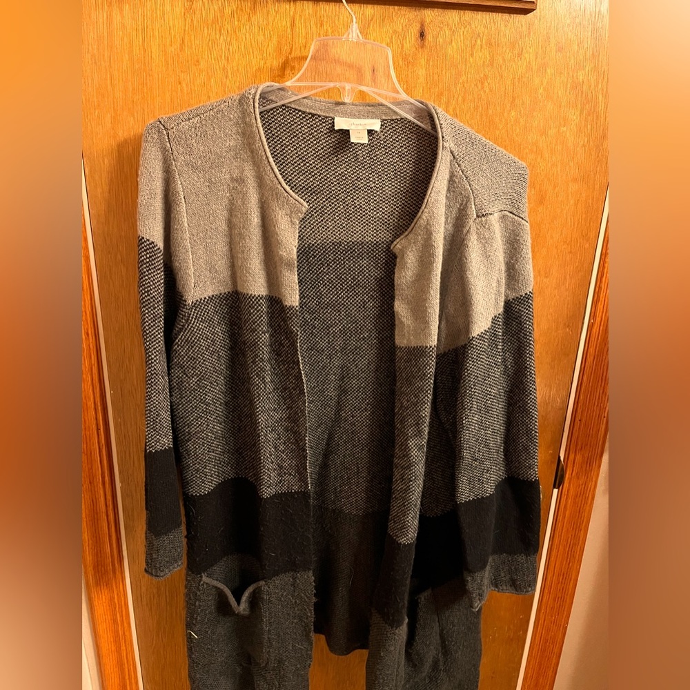 Christopher and banks 1x top clip sweater jacket. Gray and black tones.